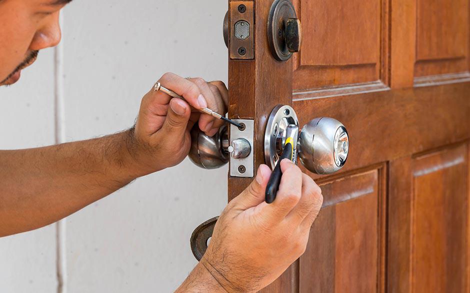 ouverture de porte claquée serrurier Marnes-la-Coquette